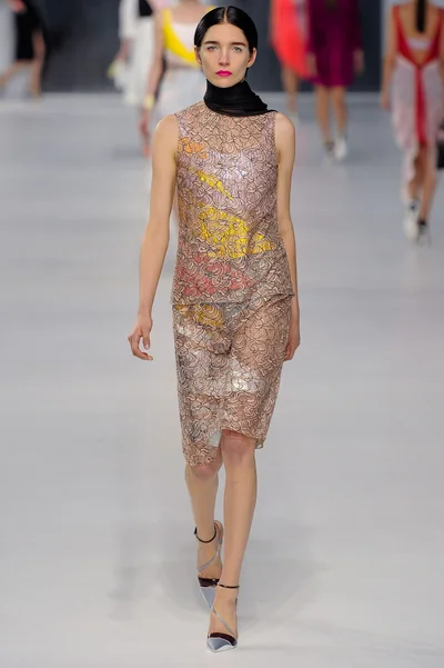 Look 12